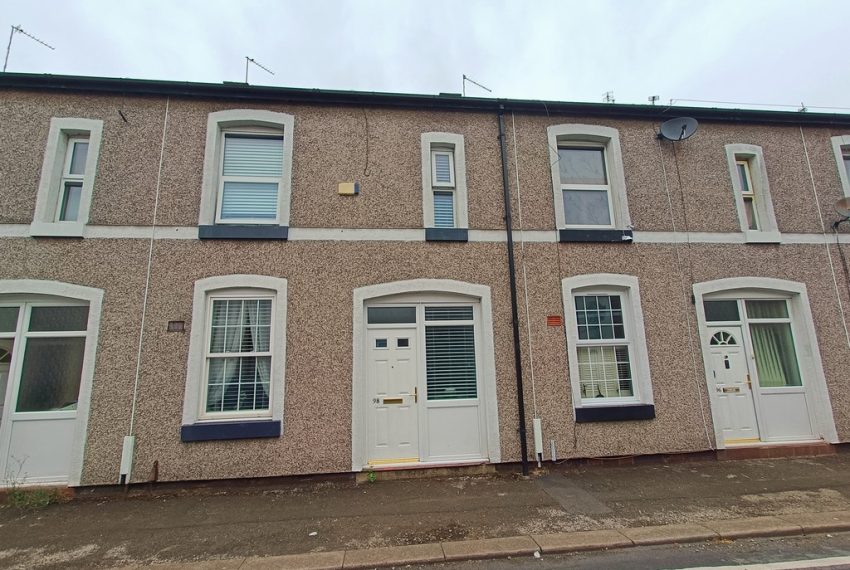 Mid Terraced House in Trafford